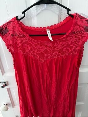 Emerald Red Lace Yoke Sleeveless Blouse